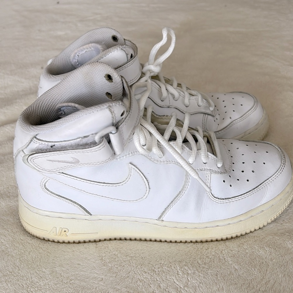 Nike Air Force 1 Mid White GS Youth Size 6y (314195-113) triple white.